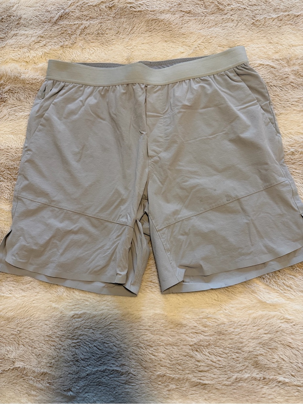 Ten Thousand Men's Rep/Output Shorts in Light Gray